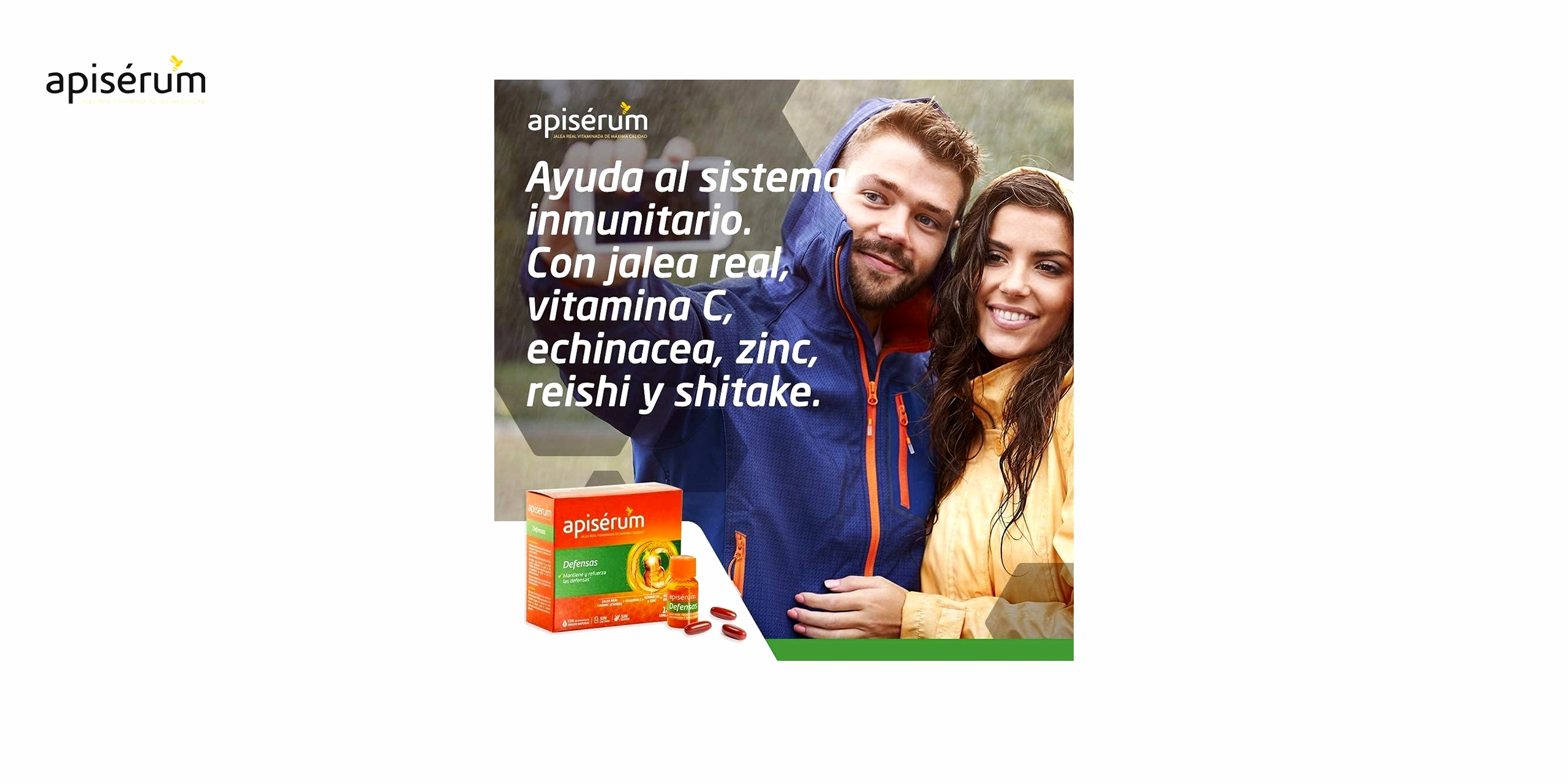 Pareja feliz tomandose un selfie La caja de apiserum defensas es de color naranja con detalles en blanco y naranja. Tiene el nombre del producto en letras grandes y el logo de la marca en la esquina superior izquierda. En la parte frontal, se indica que contiene 90 cápsulas, que es un complemento alimenticio con jalea real, vitamina C, equinácea, zinc, reishi y shitake, y que ayuda a mantener y reforzar las defensas. En la parte trasera, se muestra la información nutricional, el modo de empleo, las precauciones y los ingredientes. La caja tiene un tamaño aproximado de 12 x 8 x 6 cm y un peso de 250 g.y se encuentra en la parte izquierda inferior.